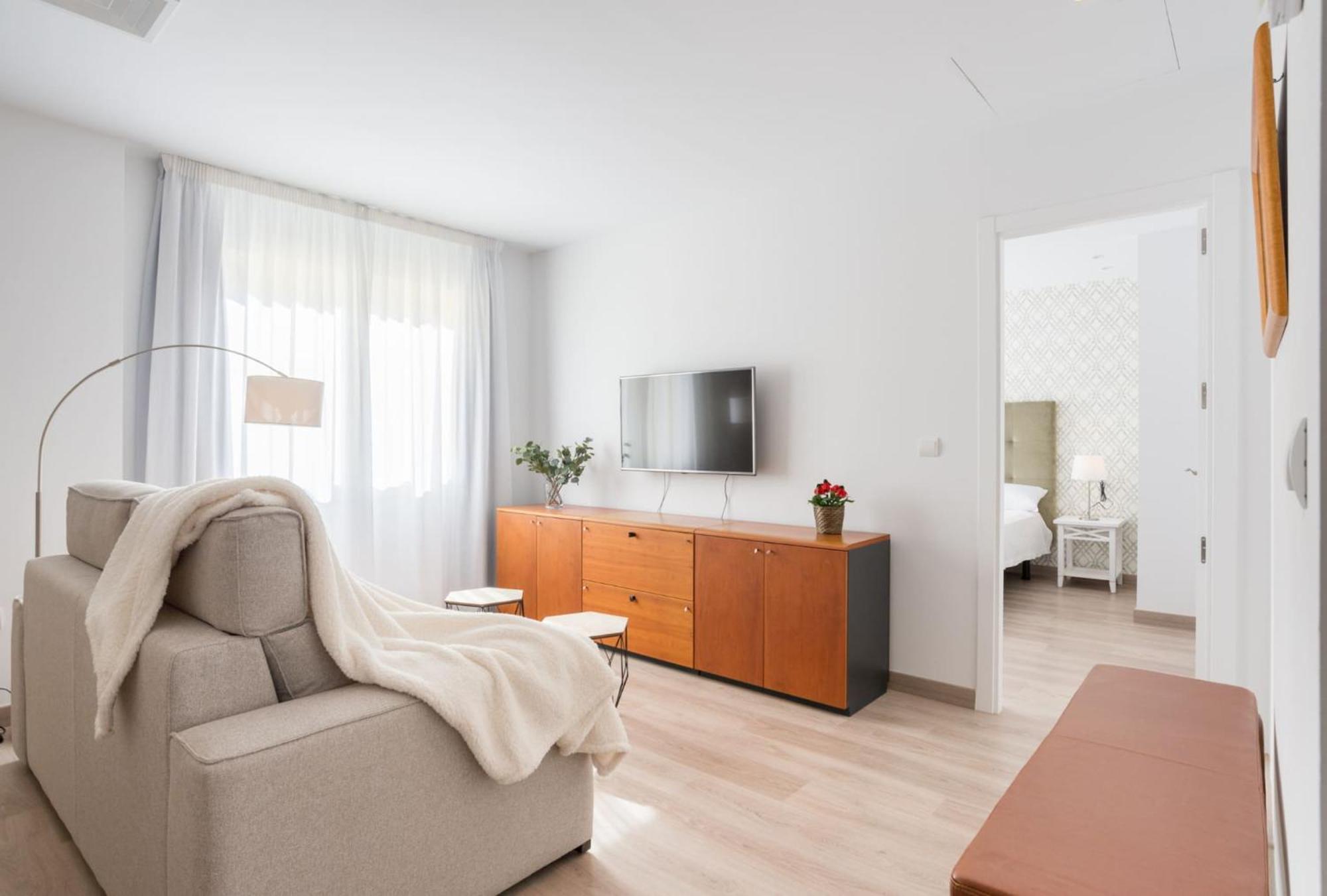 Апартаменты Sharingco Atarazanas Premium Малага Экстерьер фото