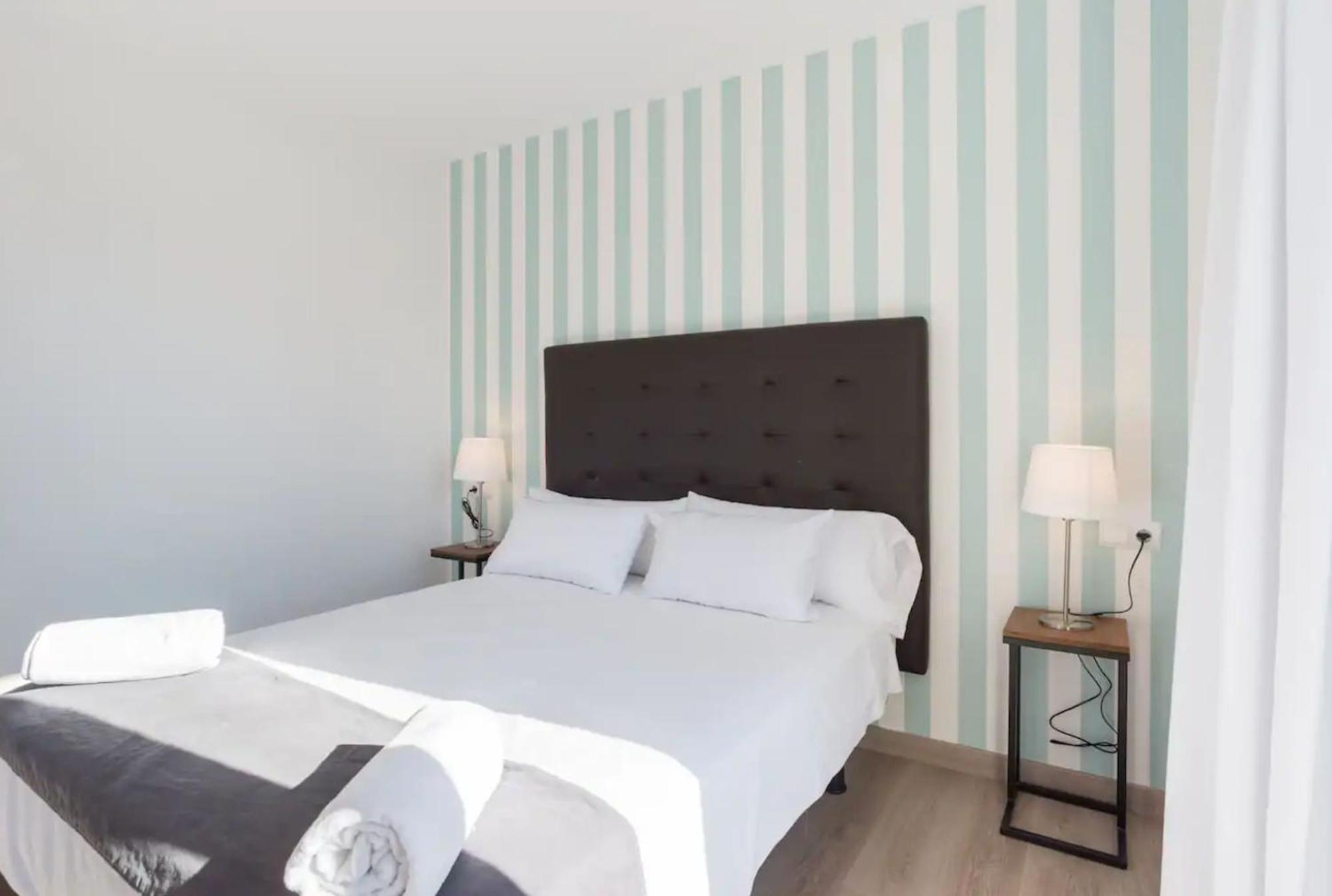 Апартаменты Sharingco Atarazanas Premium Малага Экстерьер фото