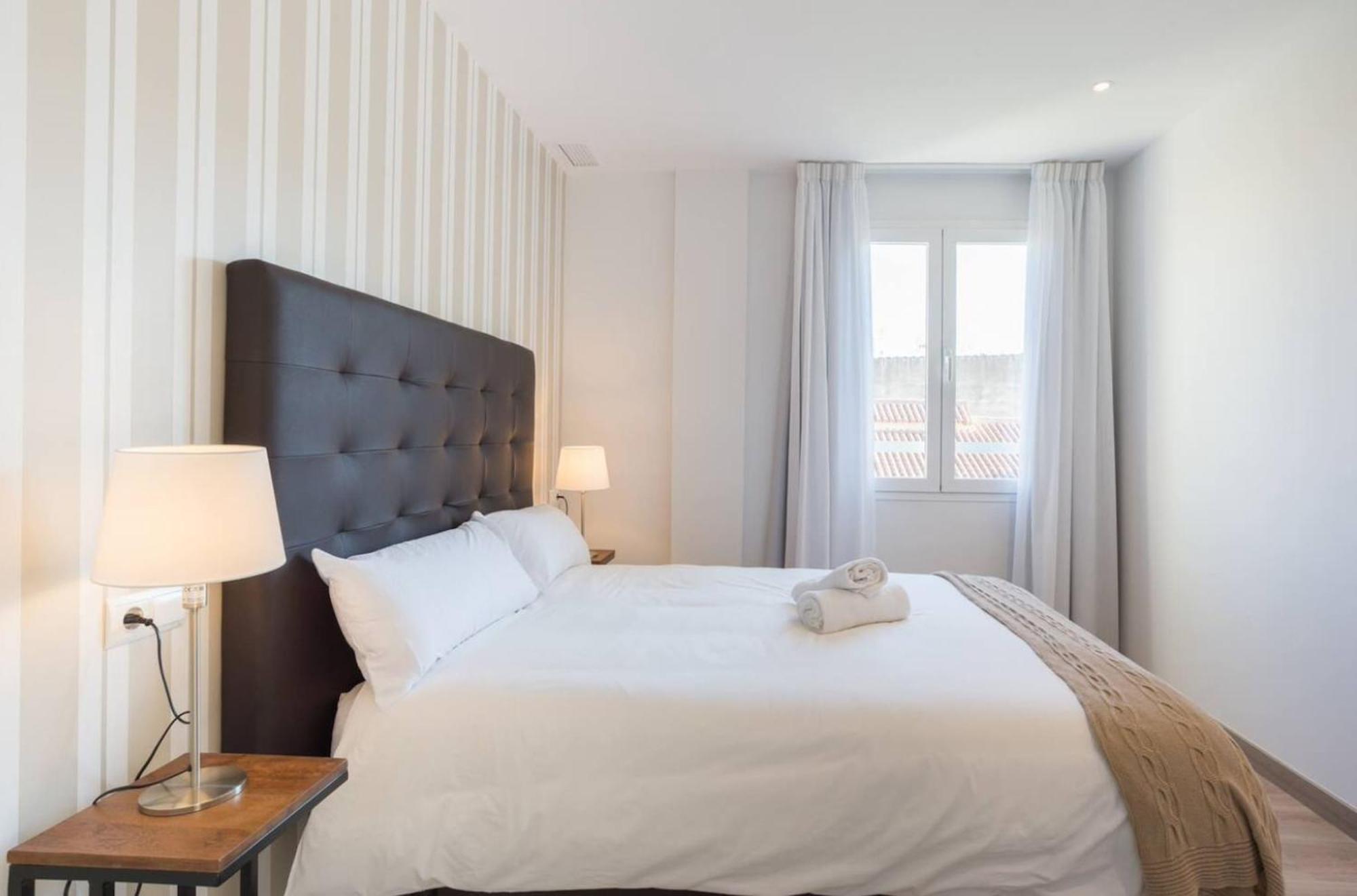 Апартаменты Sharingco Atarazanas Premium Малага Экстерьер фото