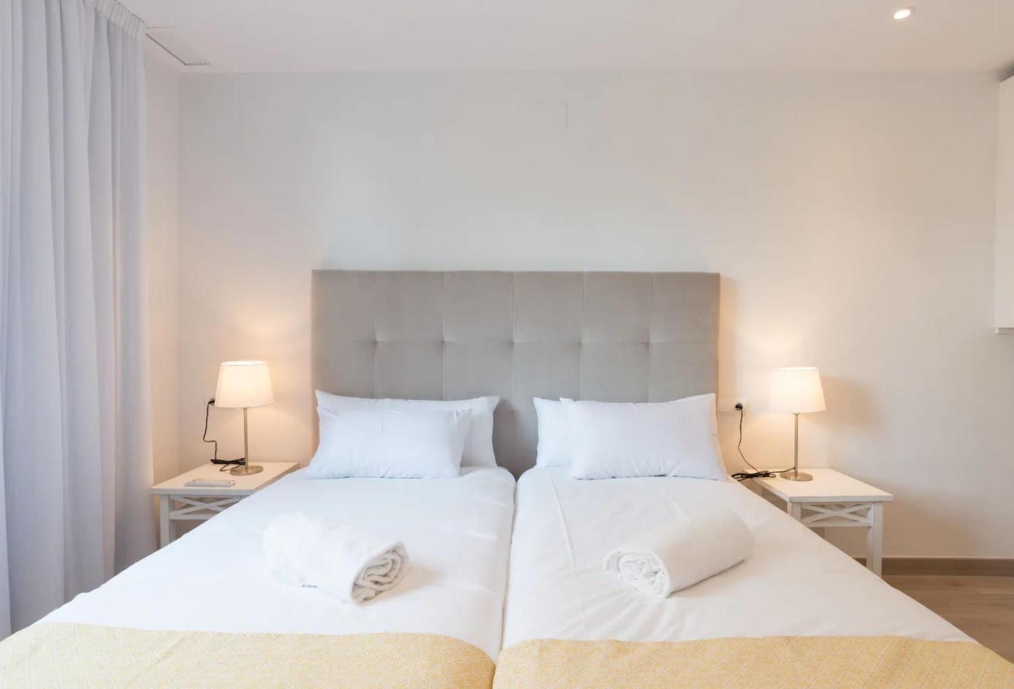 Апартаменты Sharingco Atarazanas Premium Малага Экстерьер фото