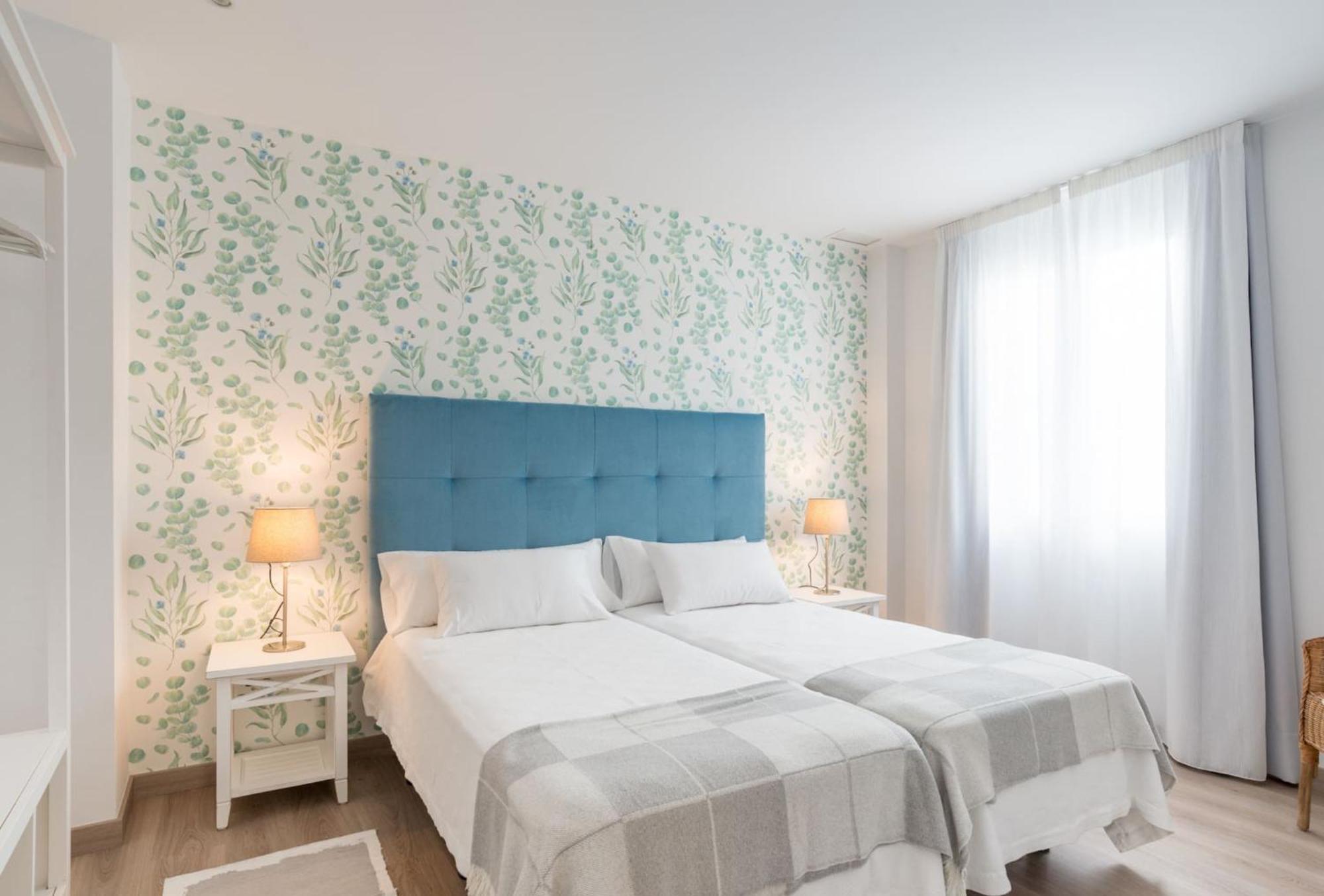 Апартаменты Sharingco Atarazanas Premium Малага Экстерьер фото